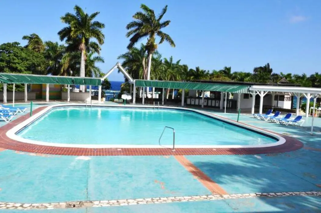 מלון דירות מונטגו ביי Seacastles By The Beach/Pool